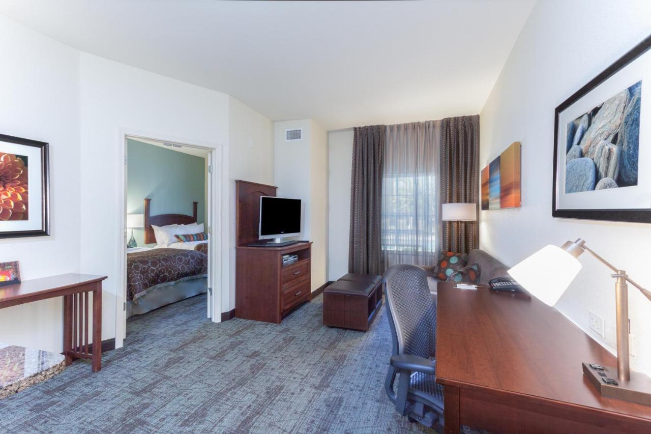 Staybridge By Ihg Hotel North Brunswick