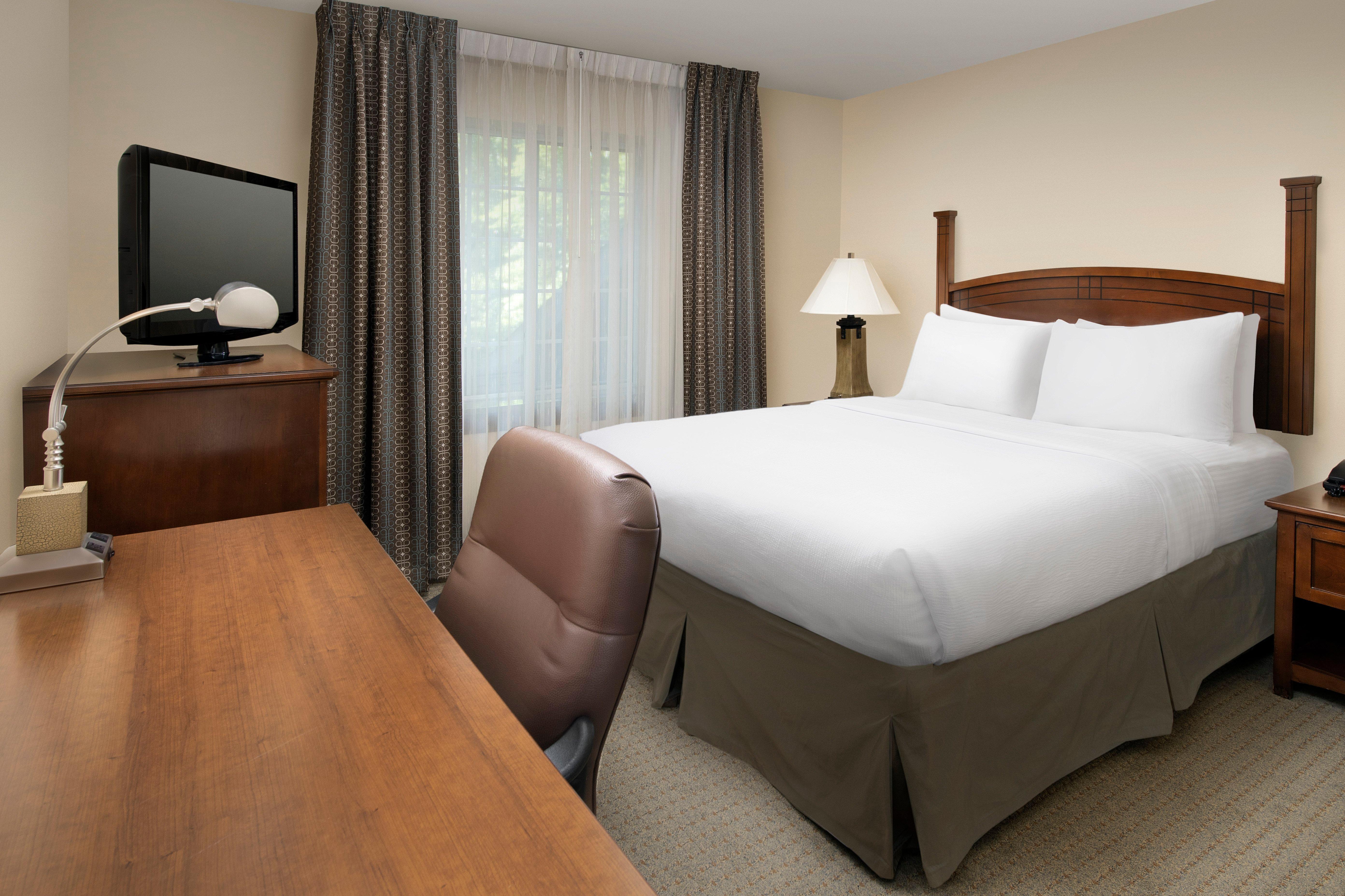 Staybridge By Ihg Hotel North Brunswick